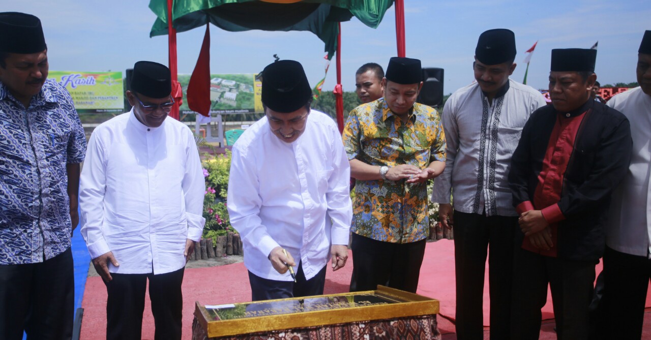 Bupati Siak Letakan Batu Pertama Pembangunan Pondok Pasantren
